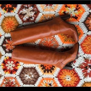 💖VTG 80’s💖knee high heeled boots in cognac💖8 N